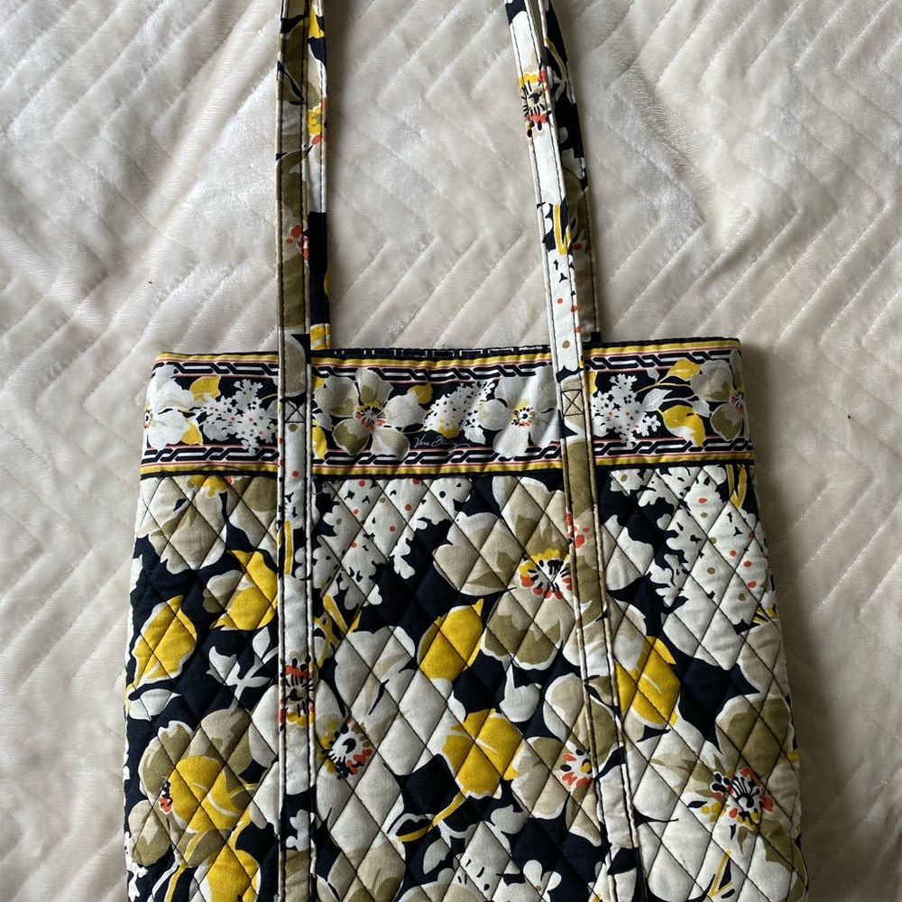 Vera Bradley Shoulder bag! 12”x12”! 10” strap!
